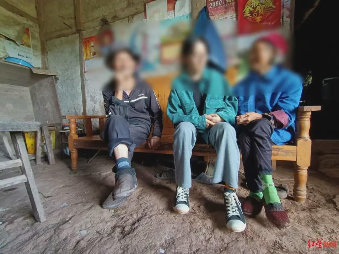 24岁女孩至今黑户 父亲:给6万6做亲子鉴定配合上户