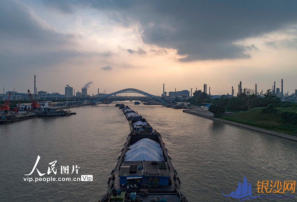 ���ջ������������˺�ӭ���ļ�ˮ�˸߷�