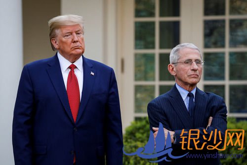  �׹�Ϊ�ζ��Լ����֣����������߶ӳ���������ʯͷ���Լ��Ľ�