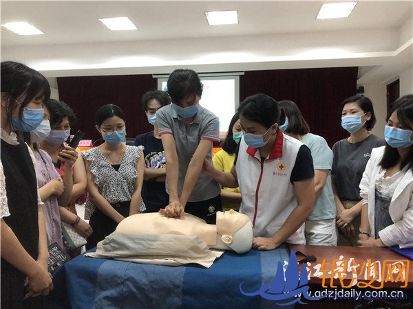 �࿲��չ�̺���ɳ��̳������Ԯ��ѵ�