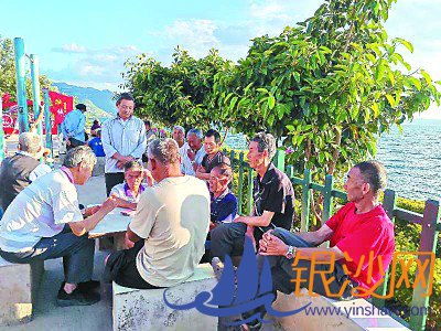  ���ϣ���ɫ��ɳ���������˶���������չ