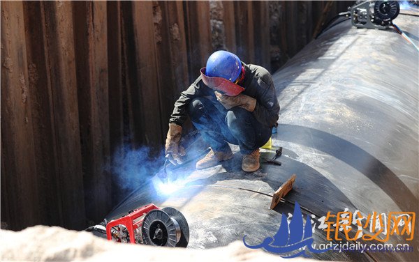 在焊花中“熔炼”工匠精神--碧海银沙论坛