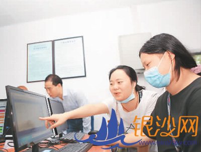  ��У����æ������ֱ������������--տ���̺���ɳ��