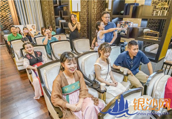 “仲夏之夜” 雅俗共赏--碧海银沙论坛