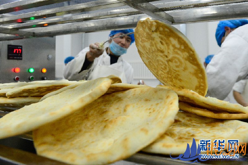 我,新疆人,需要一个馕