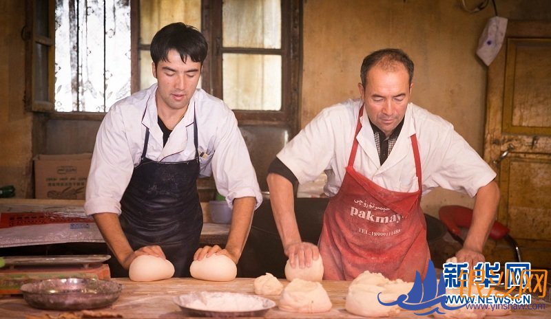 我,新疆人,需要一个馕