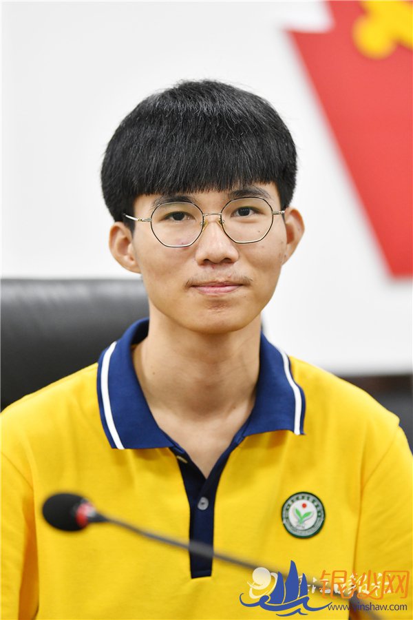 ������ʵ��ѧУ16��ѧ�����廪����¼ȡ