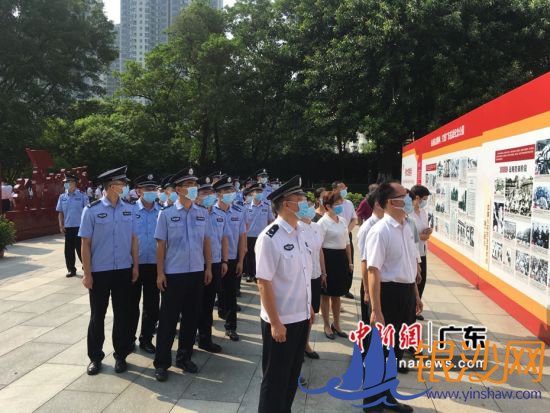 ���ݱ߼��񾯡�Сѧʦ������������ʿ���׻���������ͼ 