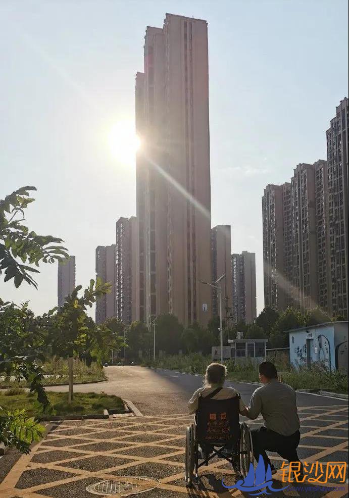 久别重逢!他们再次同框的样子泪点满满