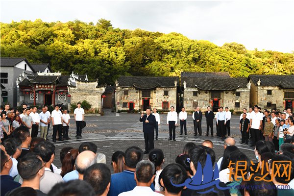 ���ƶ���������չ�ϴ�����·�� ��д��ʱ���й���ɫ������������ƪ��