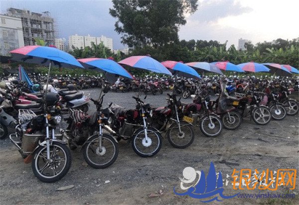 ��Ϫ����У԰�ܱ߽�ͨ����