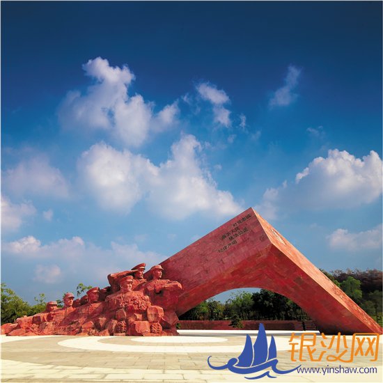 广东公安英雄广场正式落成 1282名公安民警以生命守护南粤平安