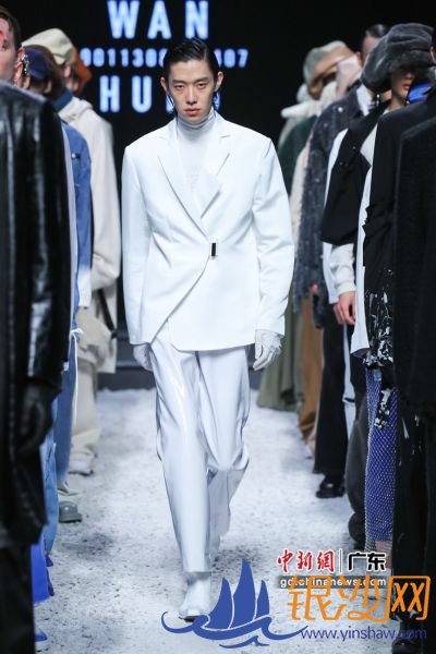 此间正在举行的2020广东时装周-秋季上,跨境电商“全球速卖通”发布“StyleZone风格化”时装秀。韶通供图 此间正在举行的2020广东时装周-秋季上,跨境电商“全球速卖通”发布“StyleZone风格化”时装秀。韶通供图