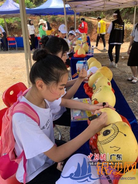 图为首届蜜柚文化节活动现场 惠东县宣传部供图 图为首届蜜柚文化节活动现场 惠东县宣传部供图