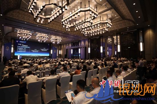 15日,成都2020(广州)投资推介会暨项目集中签约仪式在广州举行。图片来源:成都市国有资产监督管理委员会 15日,成都2020(广州)投资推介会暨项目集中签约仪式在广州举行。图片来源:成都市国有资产监督管理委员会