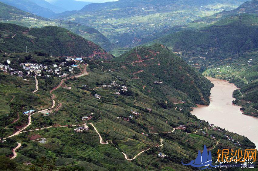 云南漾濞:乡村公路通了 致富希望来了