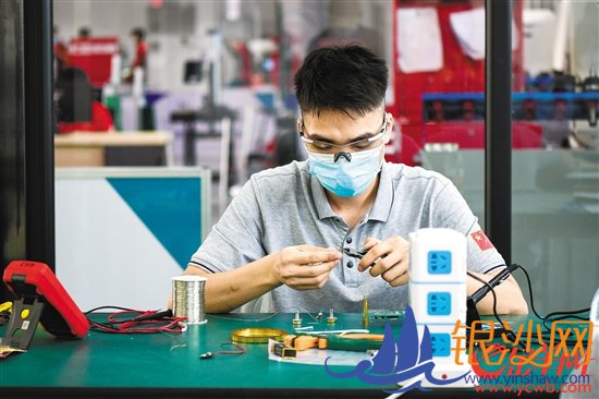 广东“三项工程”开辟成才新路 技能成才成青年新追求