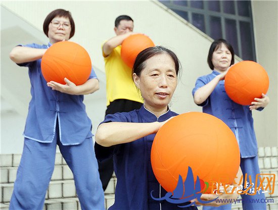 无极球 转出健康和快乐