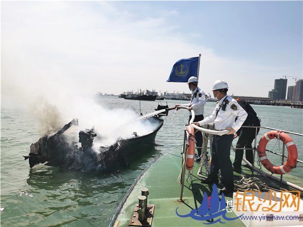 海事部门半小时扑灭渔船火情