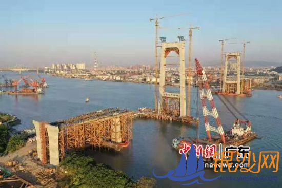 港湾大桥施工现场,中新社发 李建华摄 港湾大桥施工现场,中新社发 李建华摄