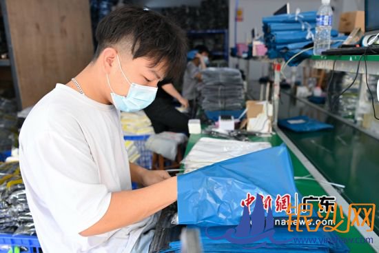 ����һ�ֿ⹤����Ա�����Ʒ�� �����F �� 	