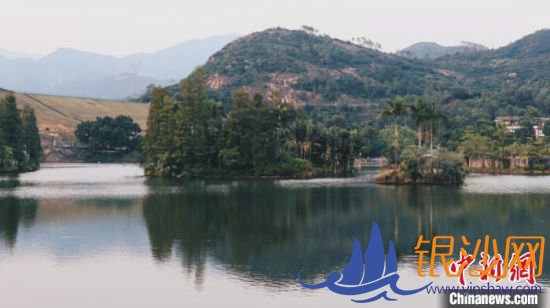 图为广东省江门市的一处水库。 王坚 摄 图为广东省江门市的一处水库。 王坚 摄