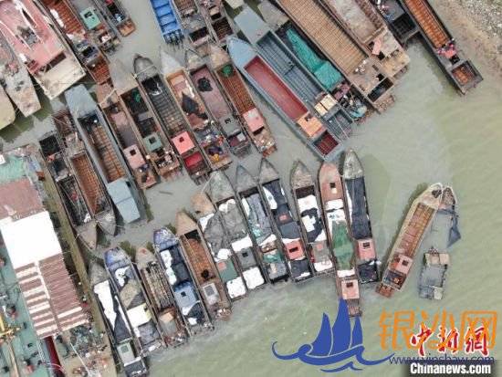 �˴��ж����ġ����ޡ���ֻ ���� ��