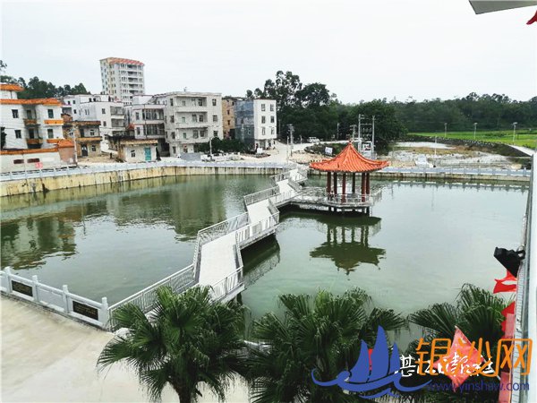 臭水塘改造成景观塘 小山村如今生态宜居