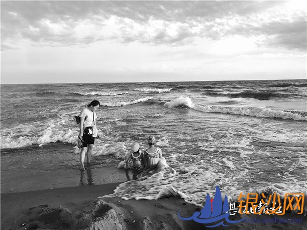 �����˲���վ����������β�ҵ��չ