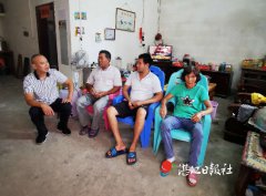 “老乡们,加把劲打赢脱贫攻坚战